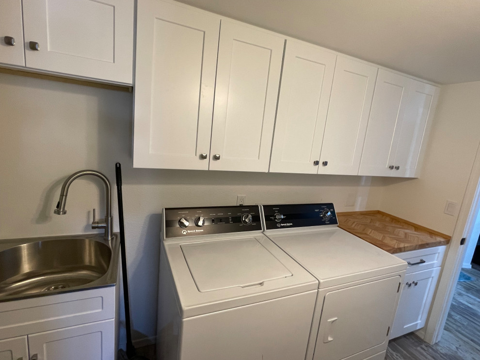 Winthrop Circle Bathroom - Laundry - Fireplaces