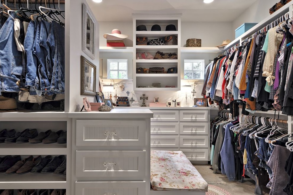 Design ideas for a country storage and wardrobe in Austin.