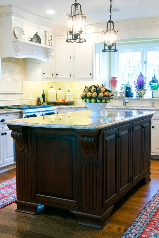 Design ideas for a traditional kitchen in Philadelphia.