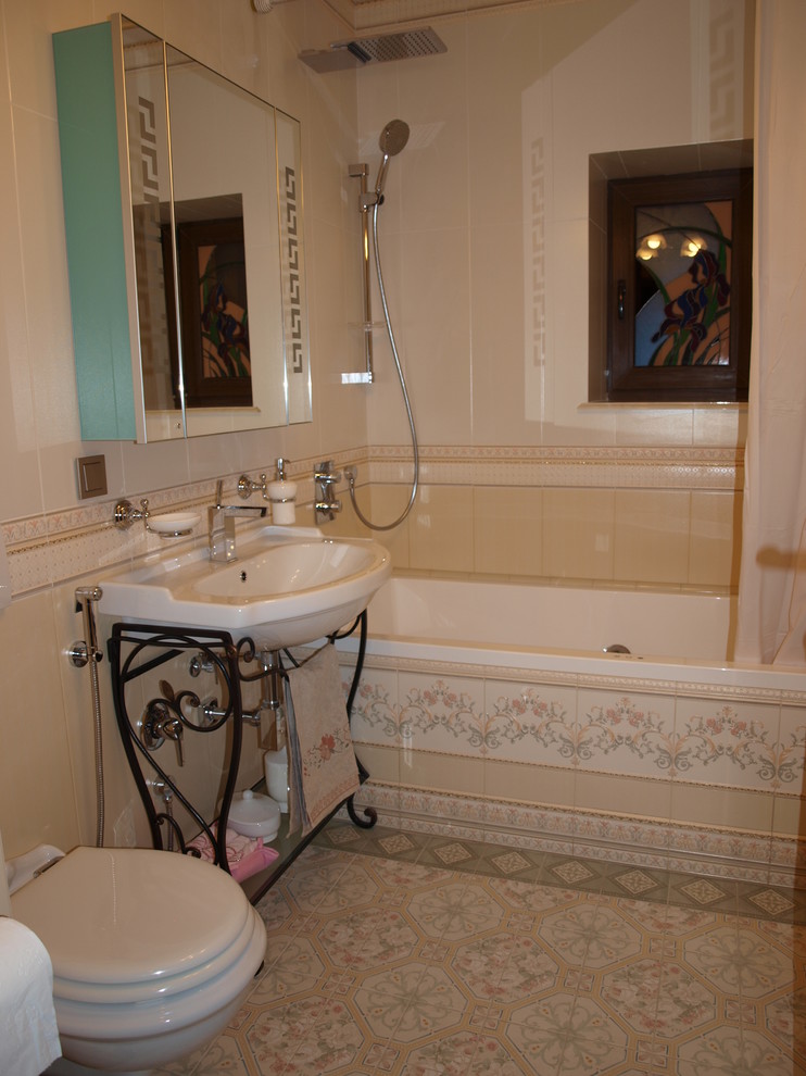 Дом на склоне холма