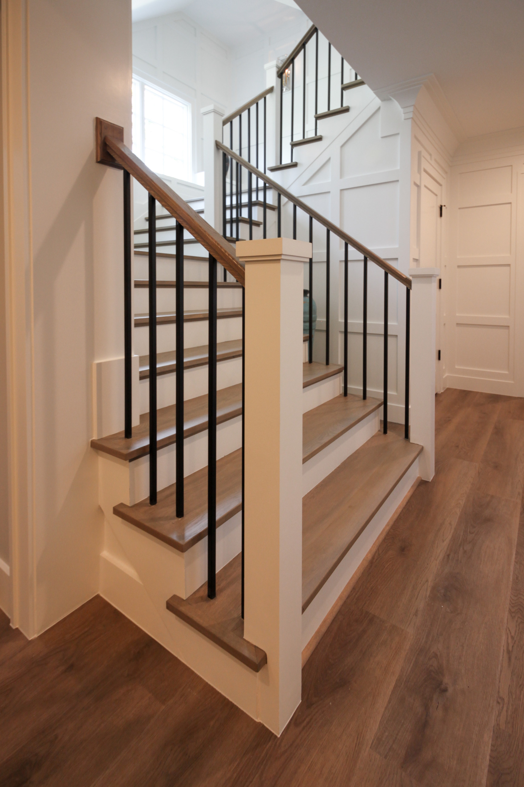 87_Welcoming and Functional Contemporary U-shaped Staircase, Arlington, VA 22207