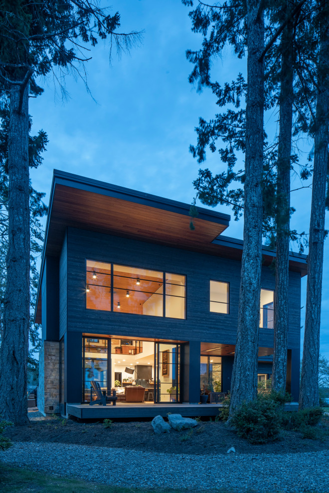 Inspiration for a rustic home design remodel in Seattle