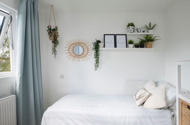 Loft conversion in Wandsworth nordico-dormitorio