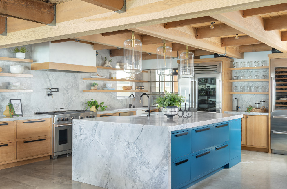 Inspiration for a transitional kitchen remodel in Orange County