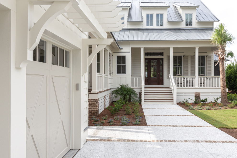 Design ideas for a beach style exterior in Jacksonville.