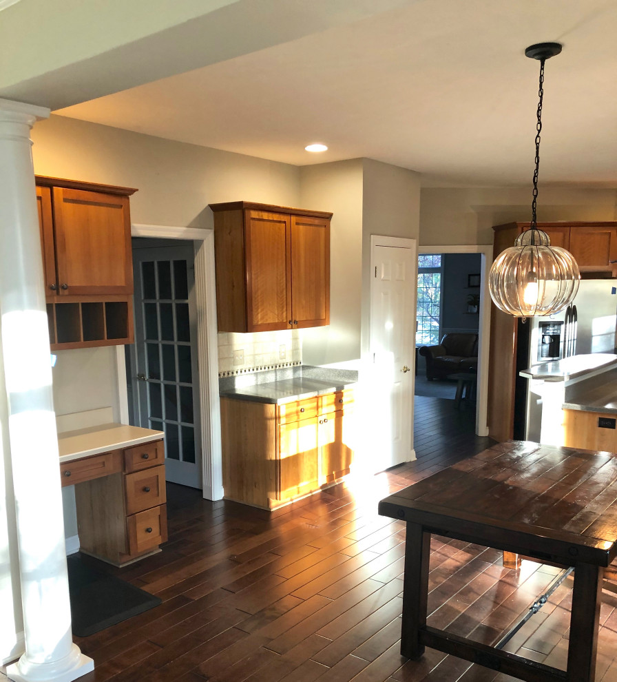 Example of a transitional kitchen design in Indianapolis
