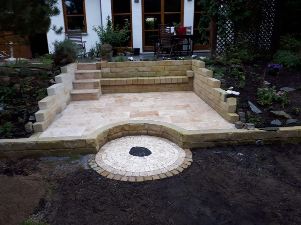 Patio With Natursteinplatten in Dresden