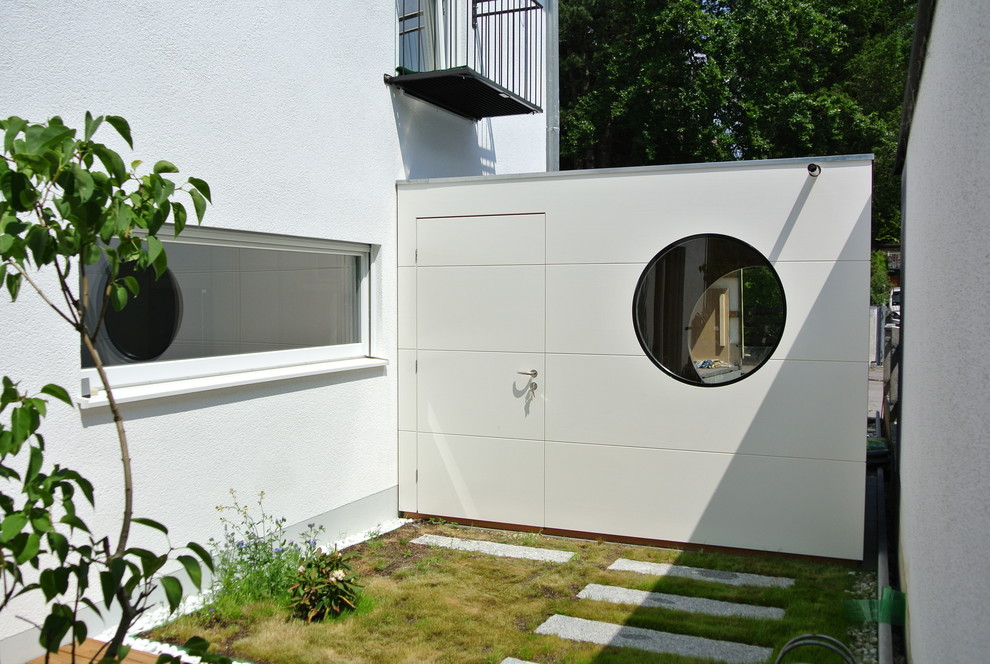 Inspiration for a small contemporary detached studio in Munich.