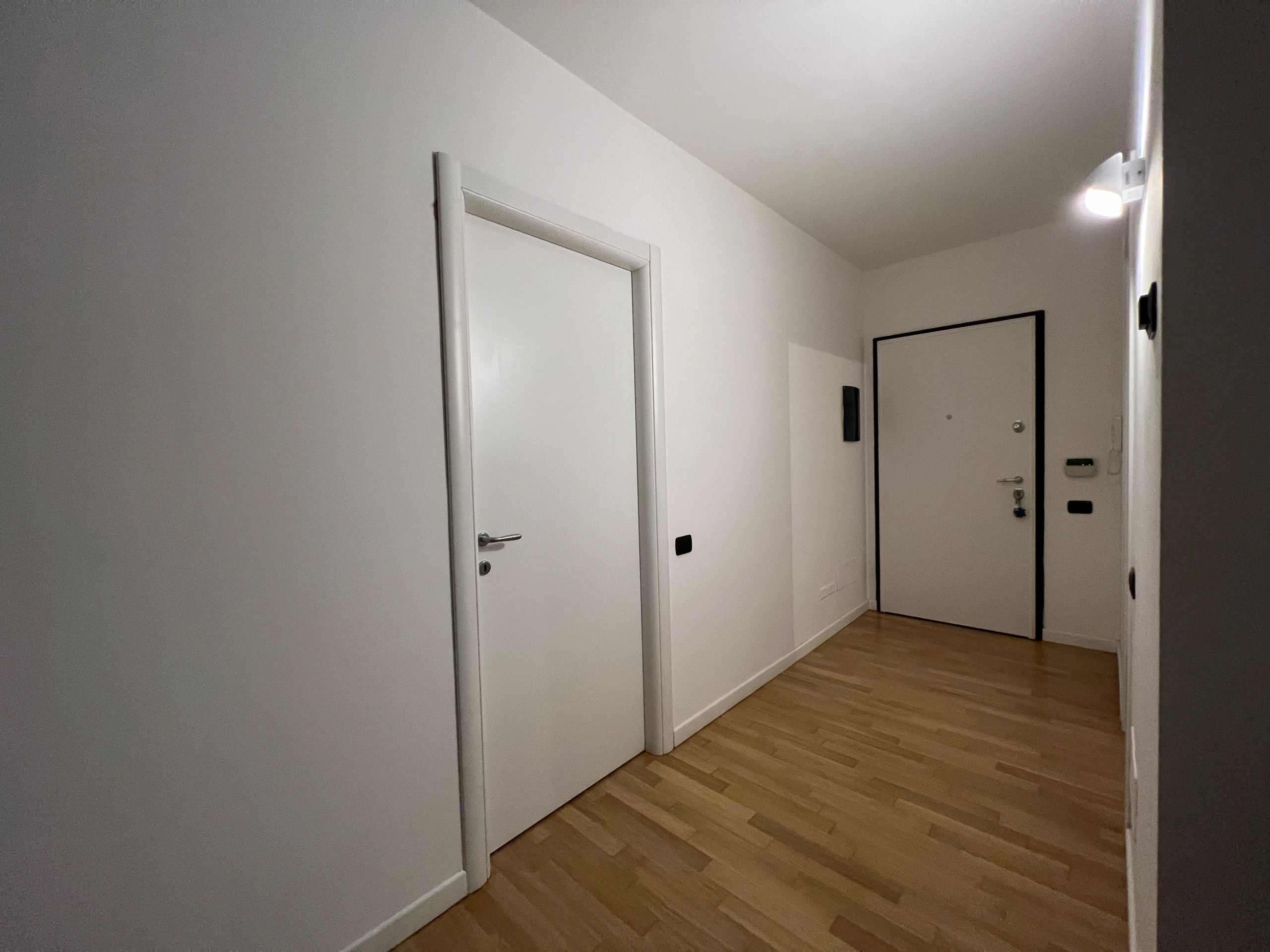 Ristrutturazione e Interior Design della Zona Giorno a Peschiera Borromeo