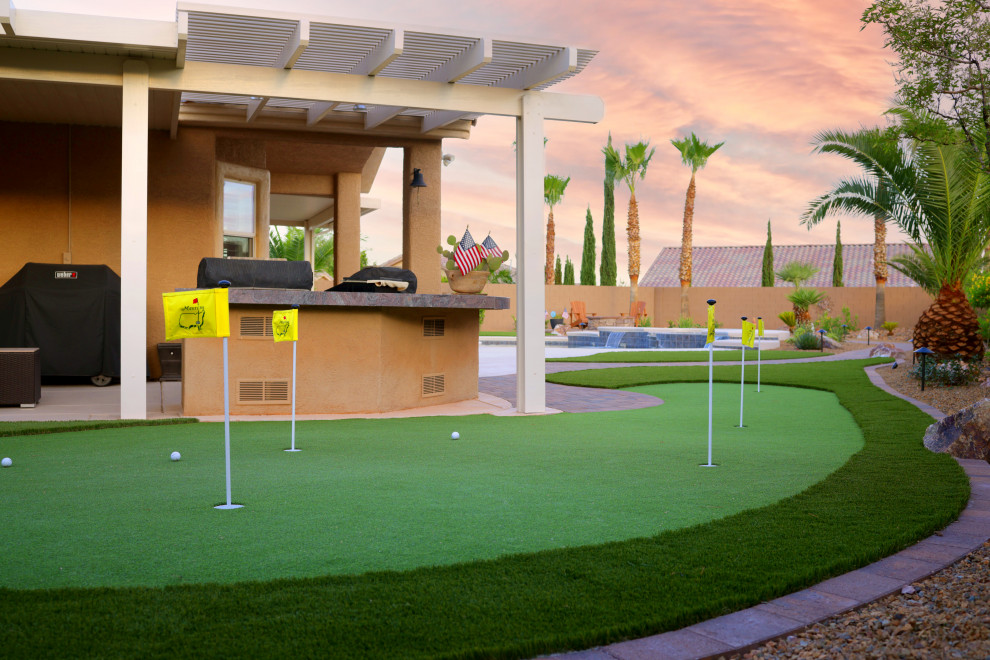 Design ideas for a large modern garden in Las Vegas.