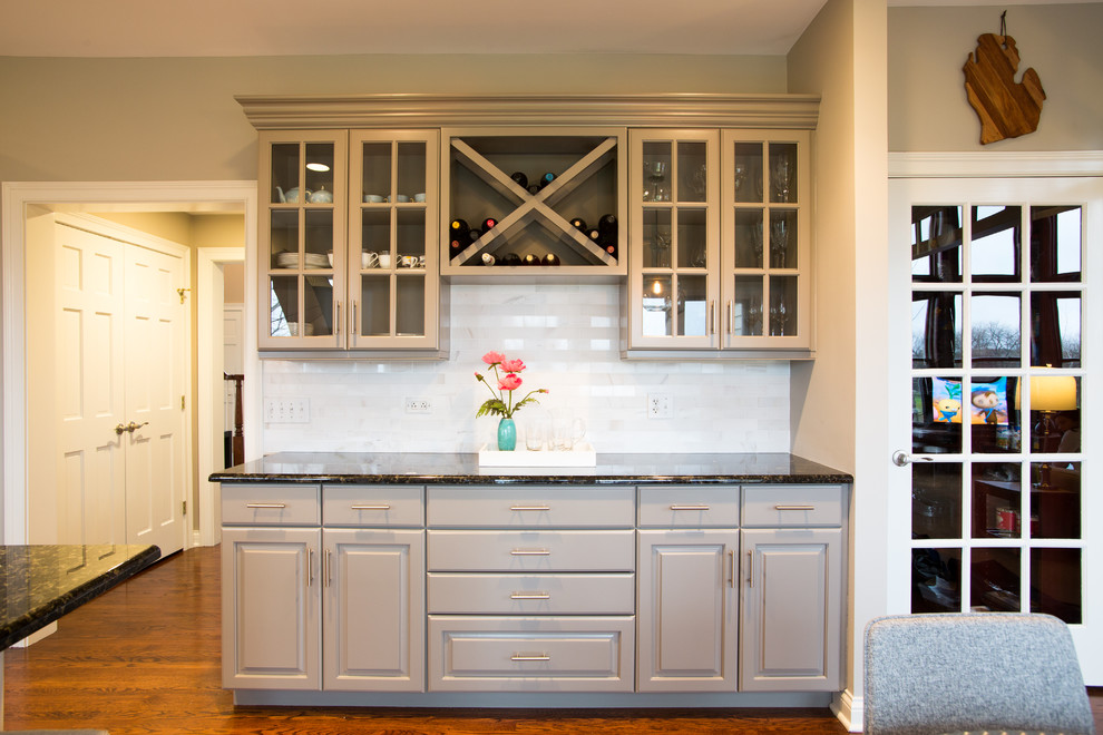 Example of a transitional kitchen design in Chicago