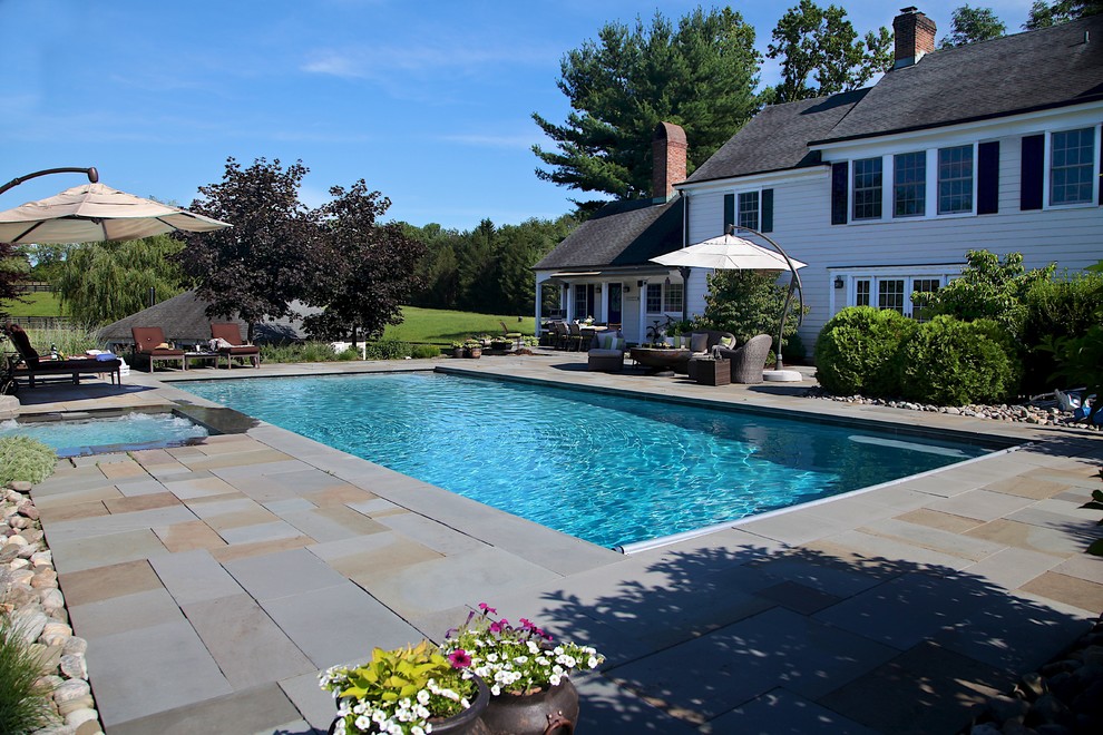 Elegant pool photo in New York