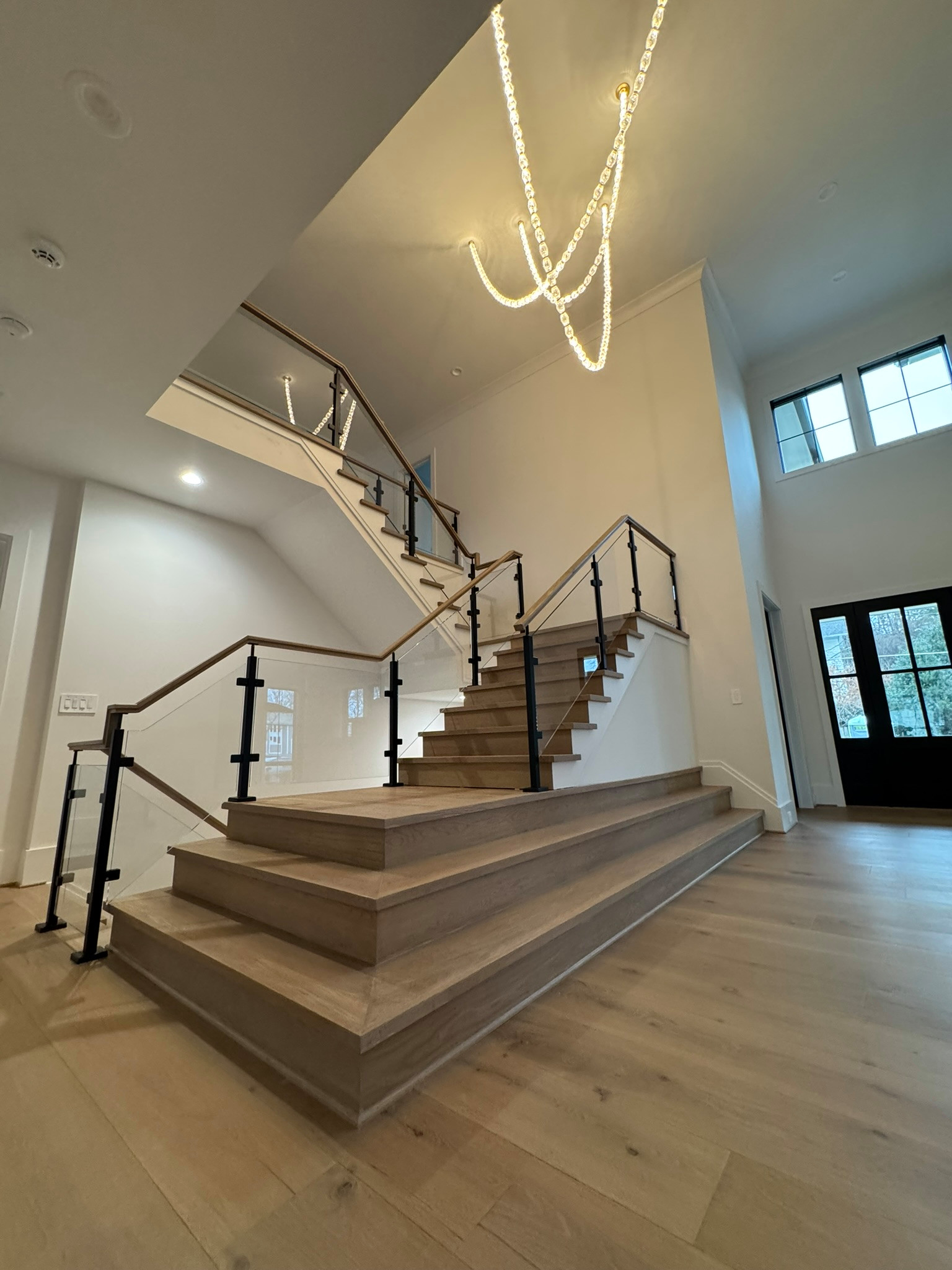 134_Modern White Oak Stair with Glass Balustrade, Vienna, VA 22180