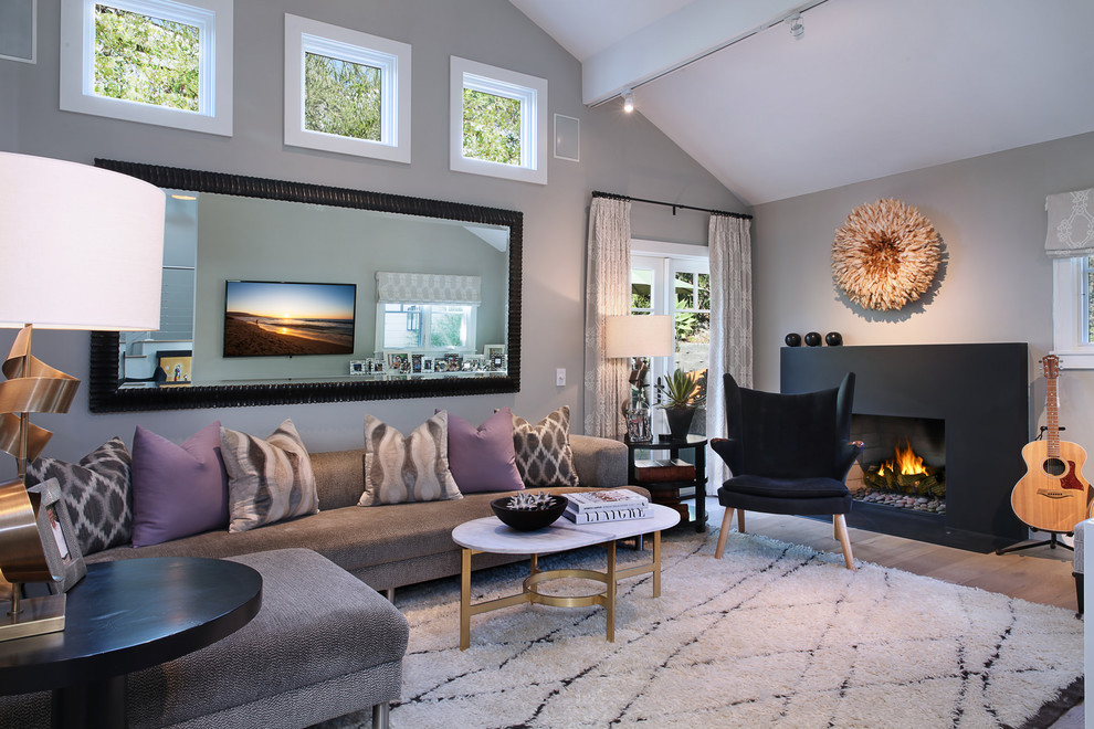 Transitional home design photo in Orange County