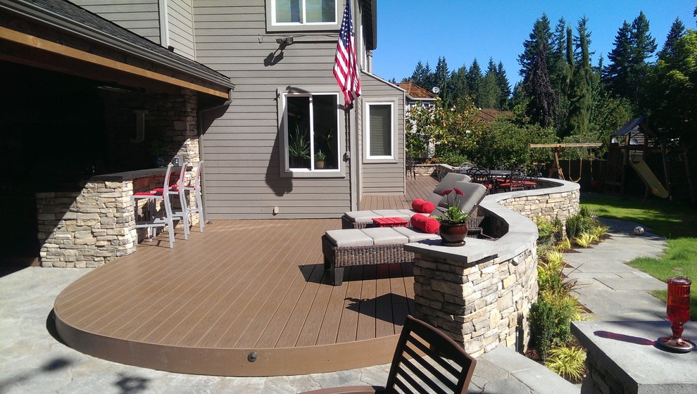 This is an example of an arts and crafts deck in Seattle.