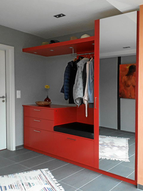 Garderobe contemporaneo-armadio