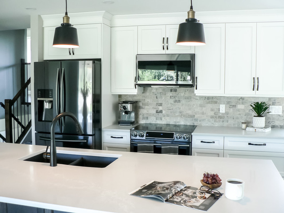 Kitchen - transitional kitchen idea