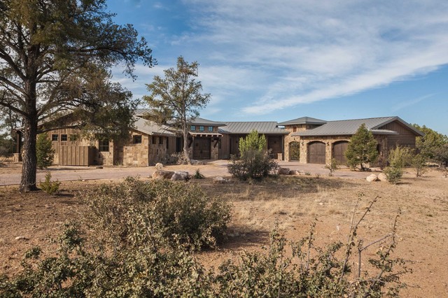 Custom Home rustico-facciata