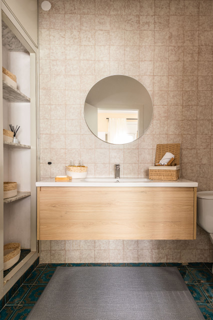 Casa Rios Rosas contemporaneo-bagno-di-servizio