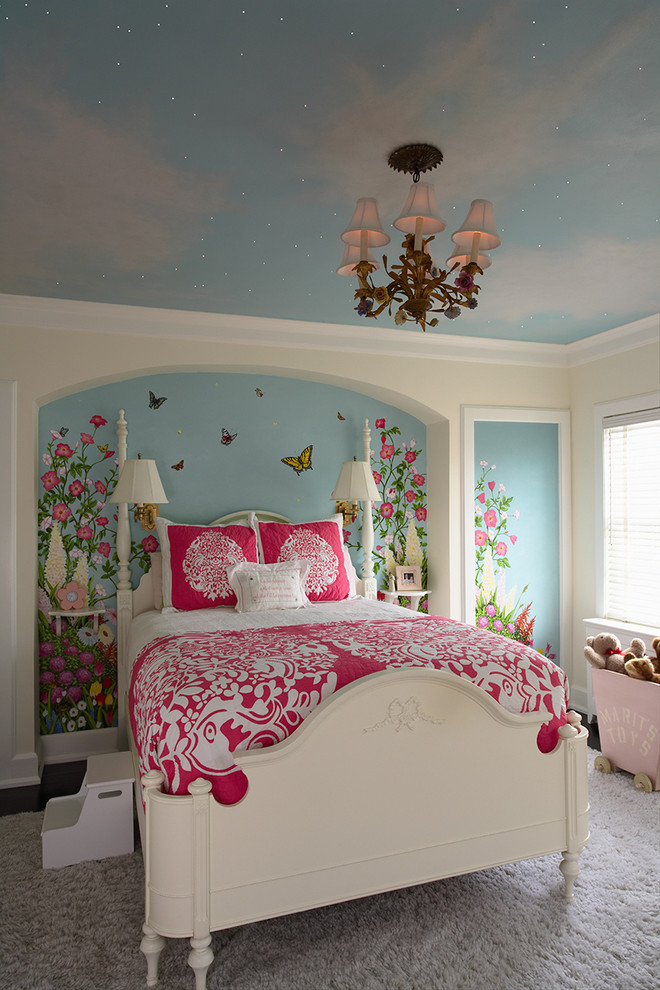 Photo of a mid-sized traditional kids' bedroom for kids 4-10 years old and girls in Minneapolis with multi-coloured walls.