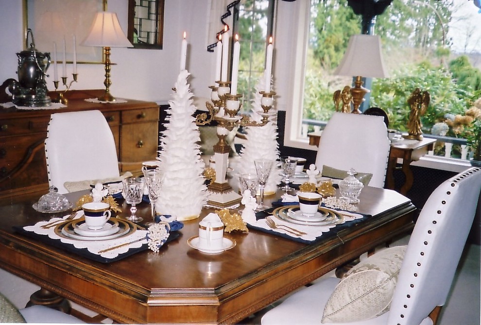 Design ideas for a traditional dining room in Vancouver.