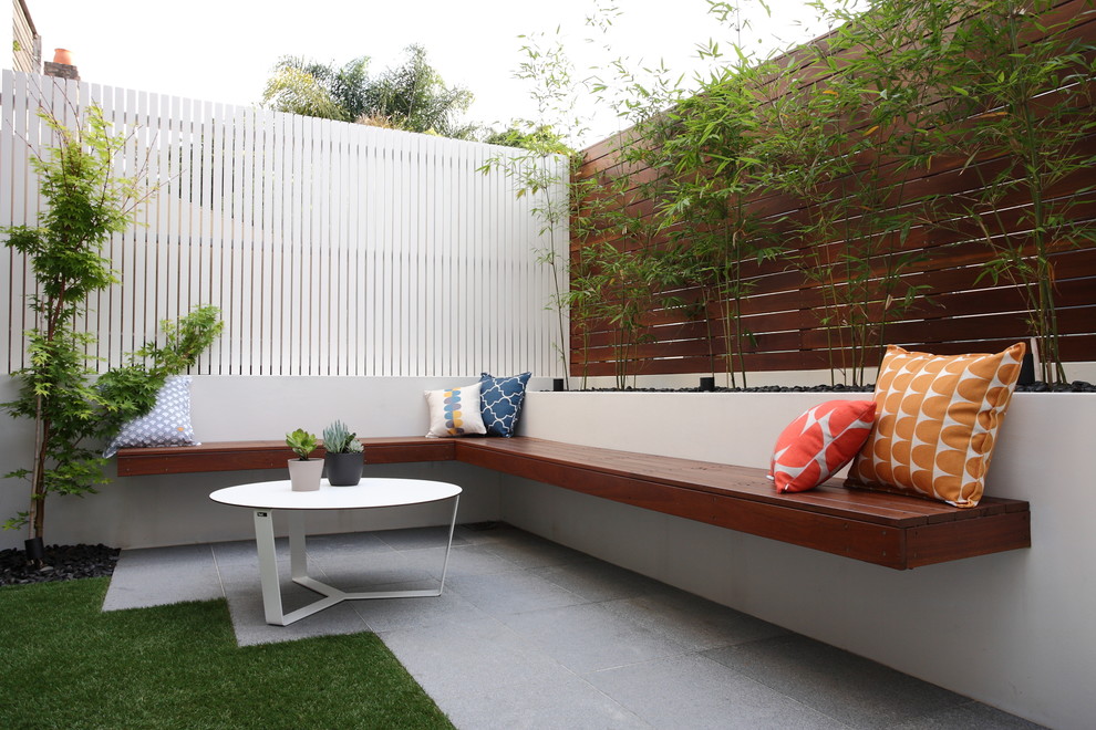 Inspiration for a contemporary patio in Sydney.