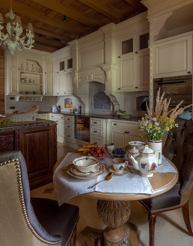 Деревянный дом в классическом стиле