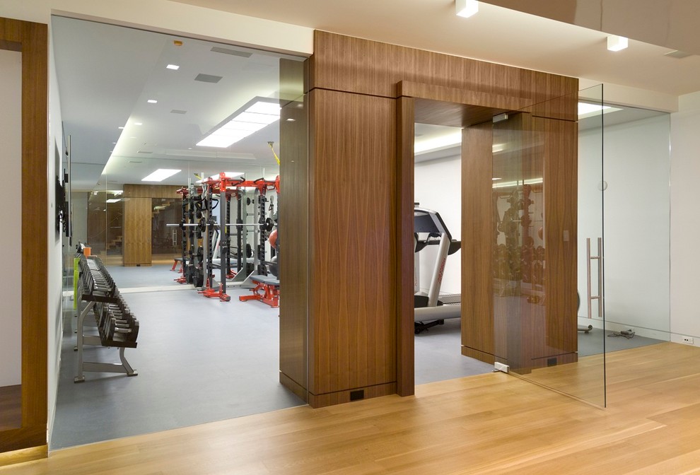 Design ideas for a contemporary home gym in New York.