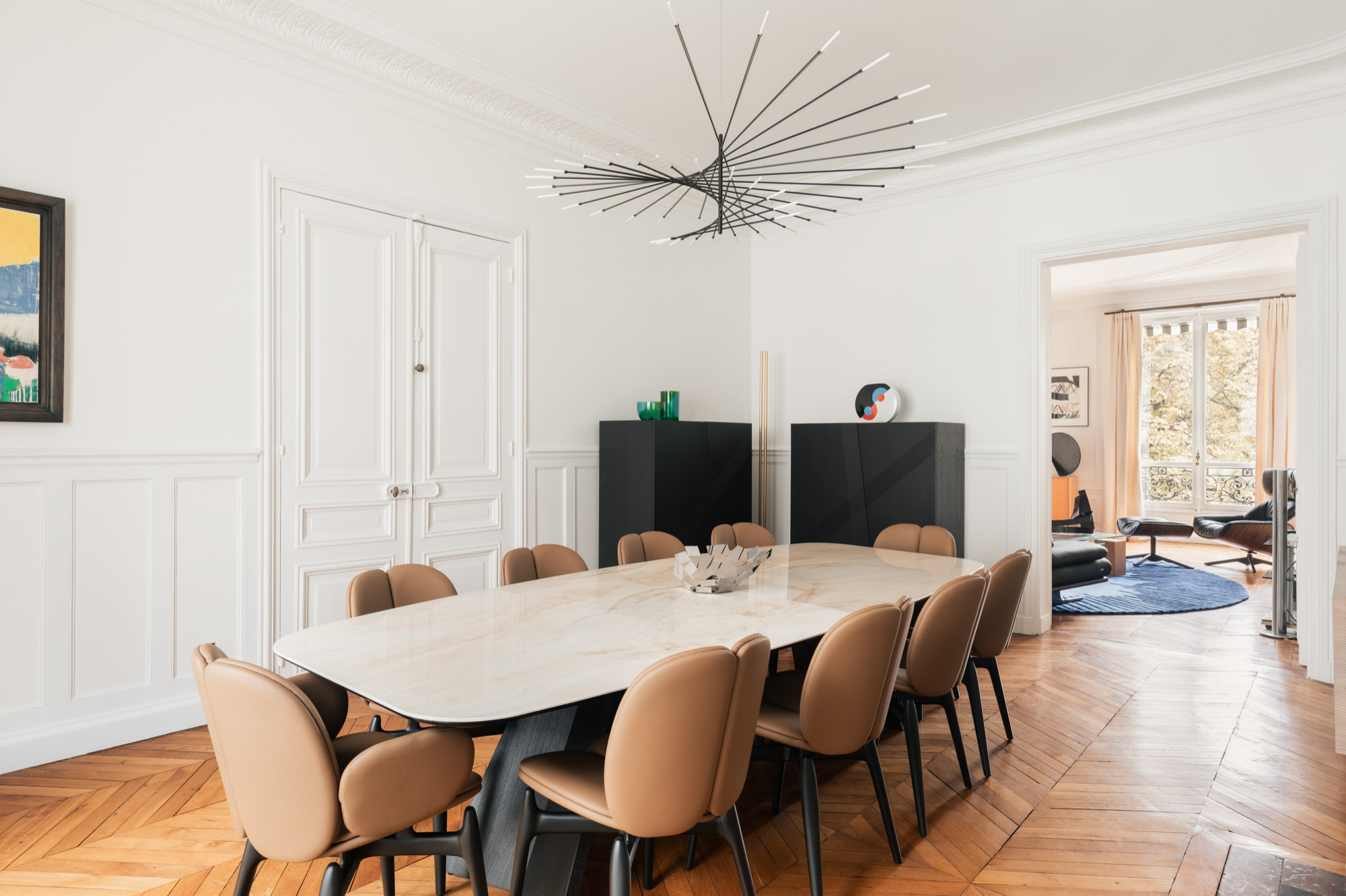 Une table mise en scène.