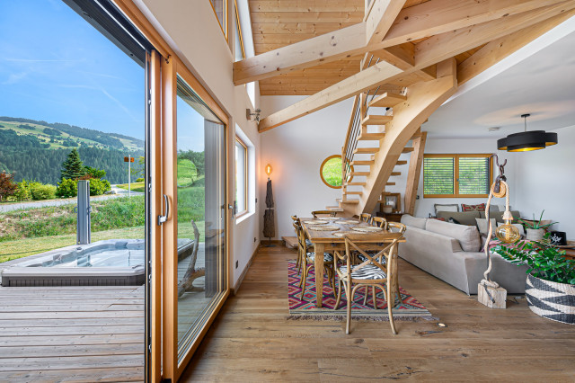 Le chalet revsit&eacute; par la maison de c&egrave;dre rustico-comedor