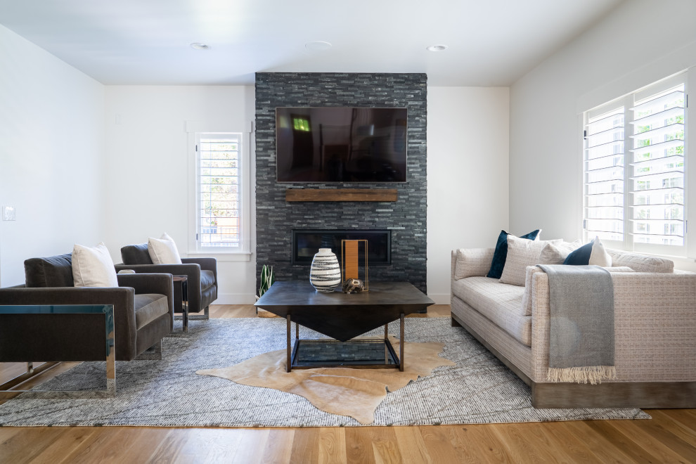 Contemporary Staging with Jewel Tones
