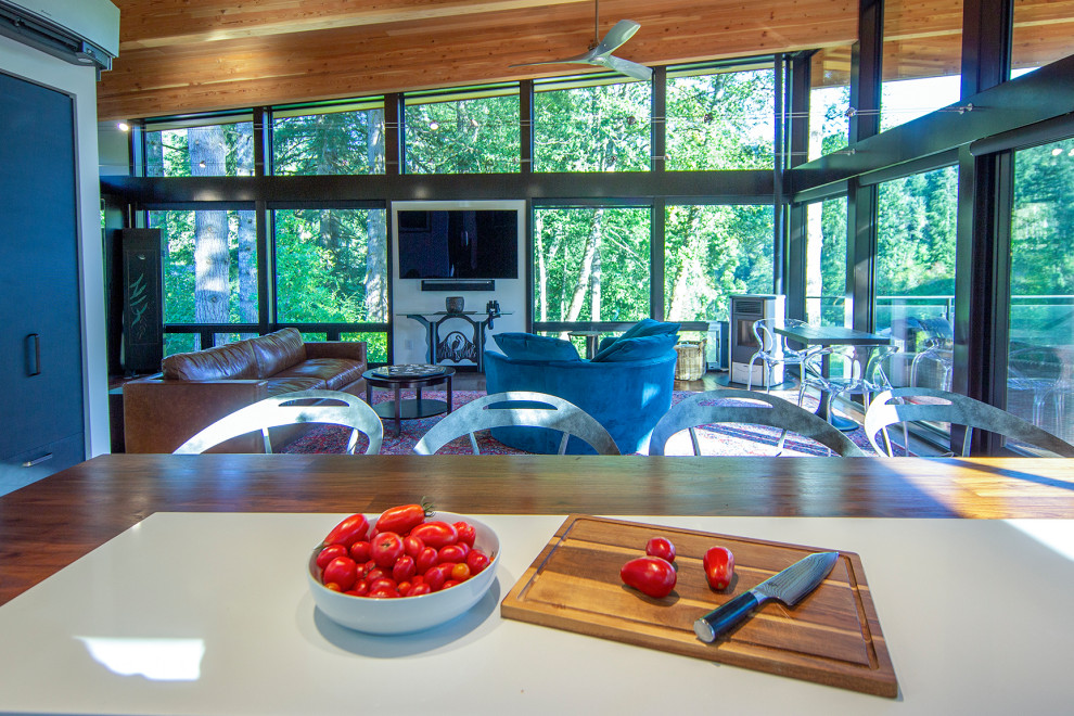 Kalama River Treehouse