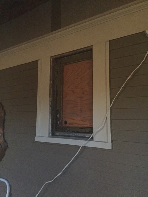 Bathroom Window Jammed why a window in a closet? Bathroom Window Jammed why a window in a closet?