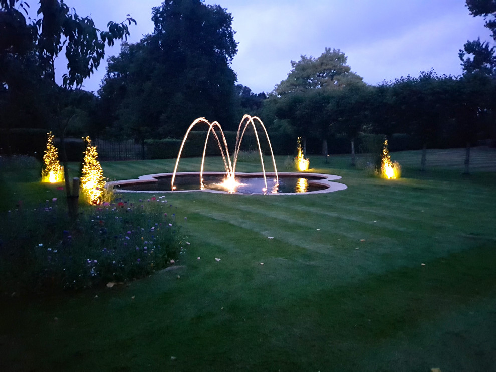 Photo of a modern garden in Gloucestershire.
