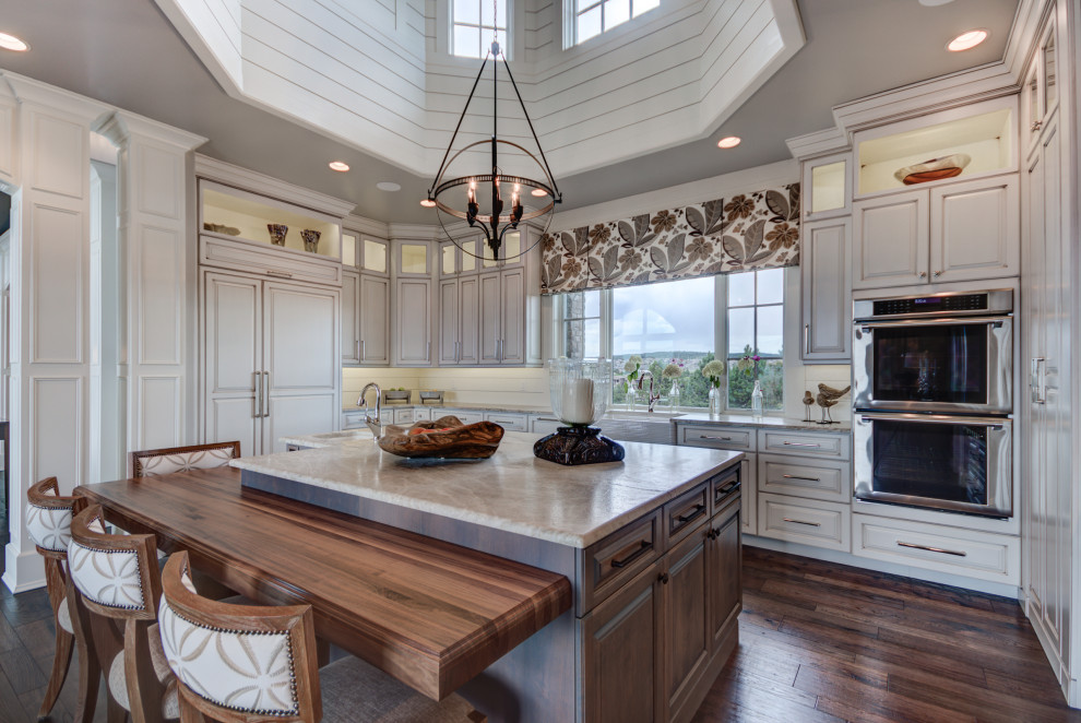 Inspiration for a transitional home design remodel in Denver