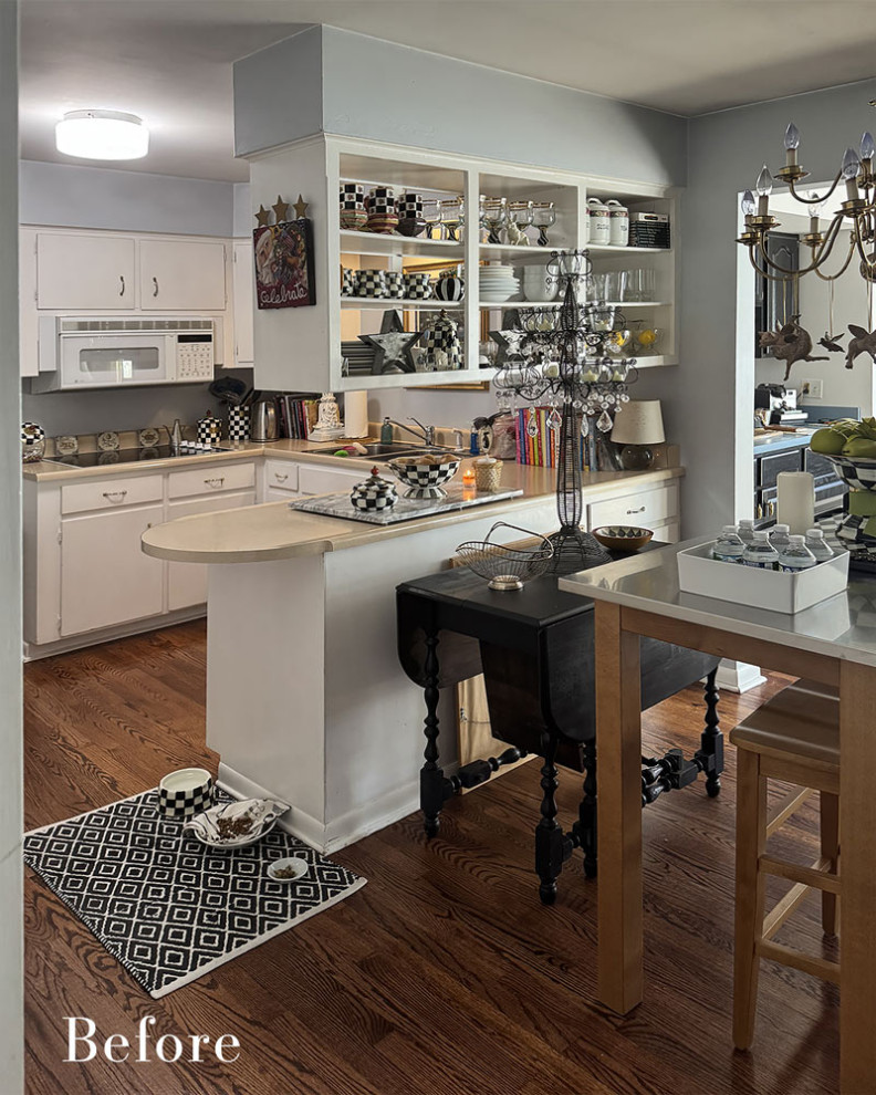 Transitional home design photo in Chicago
