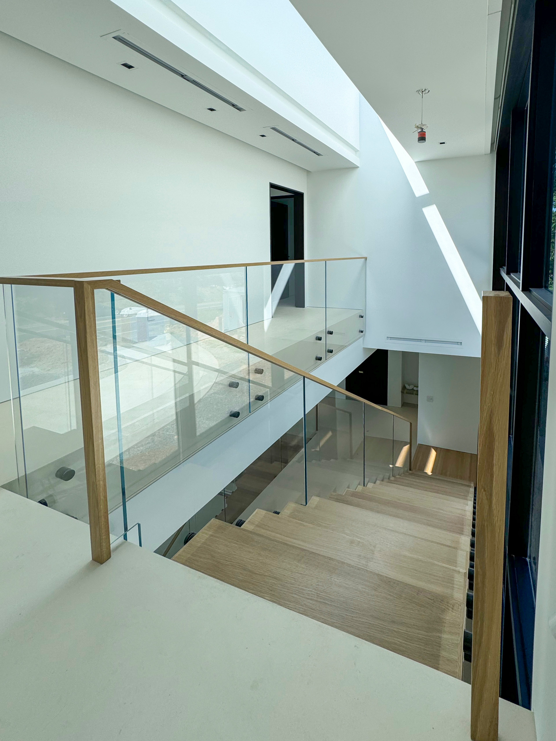 126_Visually Open and Light Contemporary Staircase, Mclean, VA 22102
