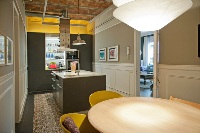 Espai Travessera, Barcelona transitional-kitchen