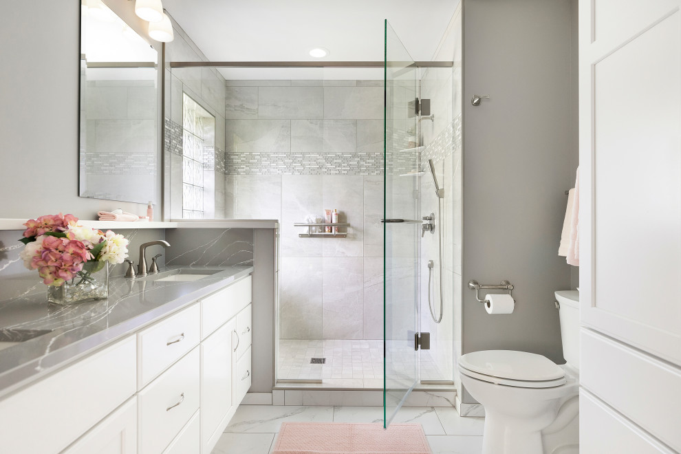 Photo of a transitional bathroom in Minneapolis.