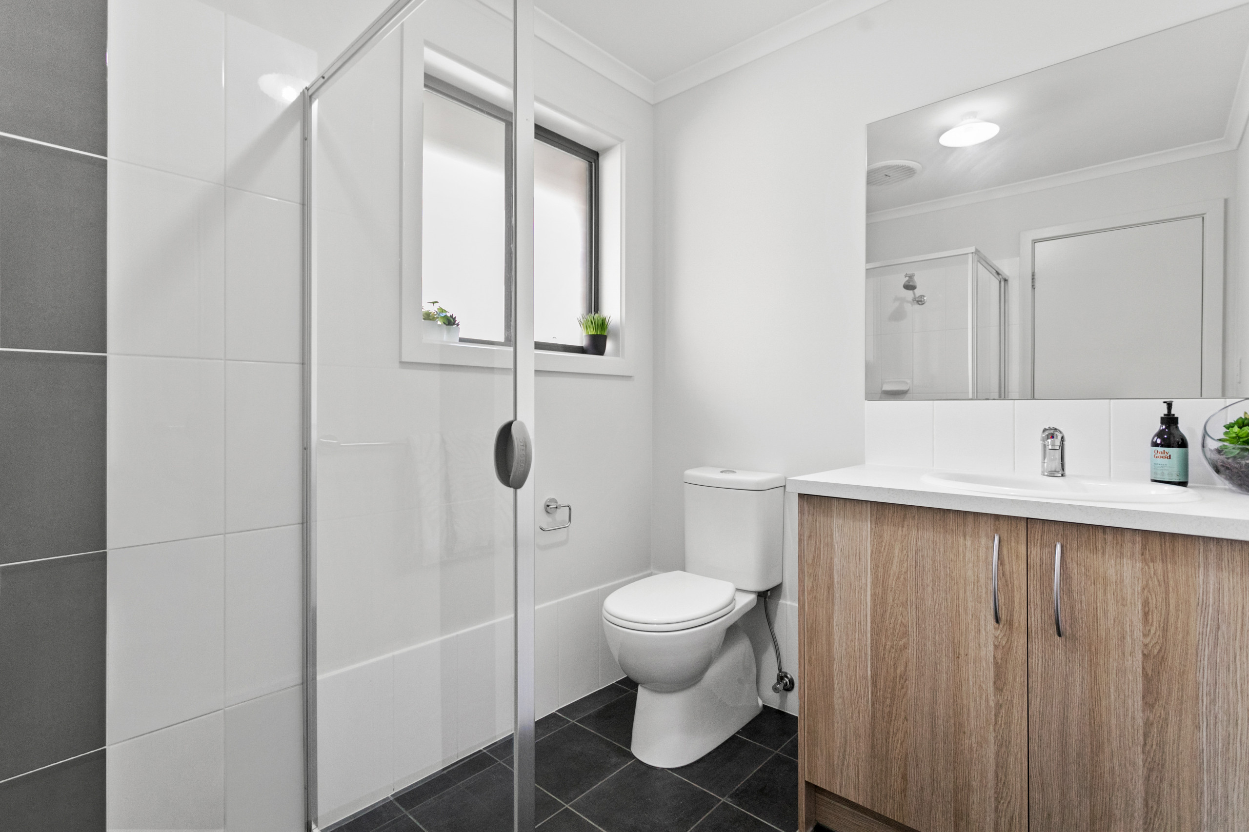 38 Rosewater Cct, Mt Barker