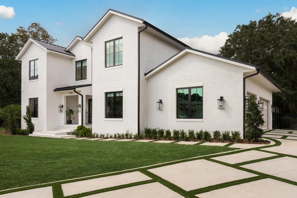 Transitional exterior home idea in Tampa