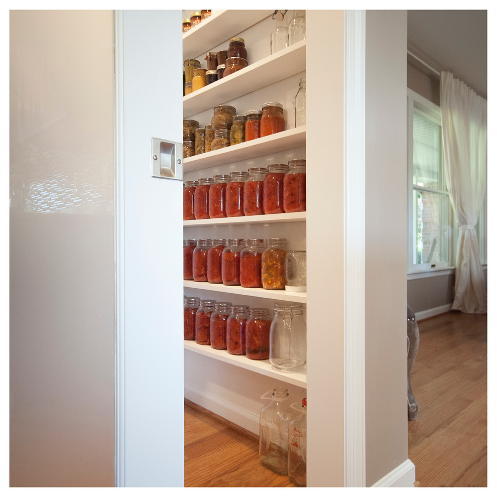 Kitchen - transitional kitchen idea in Baltimore