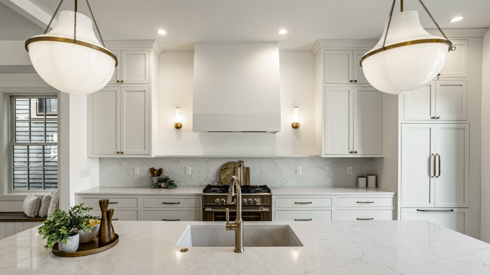 Transitional kitchen photo in Indianapolis