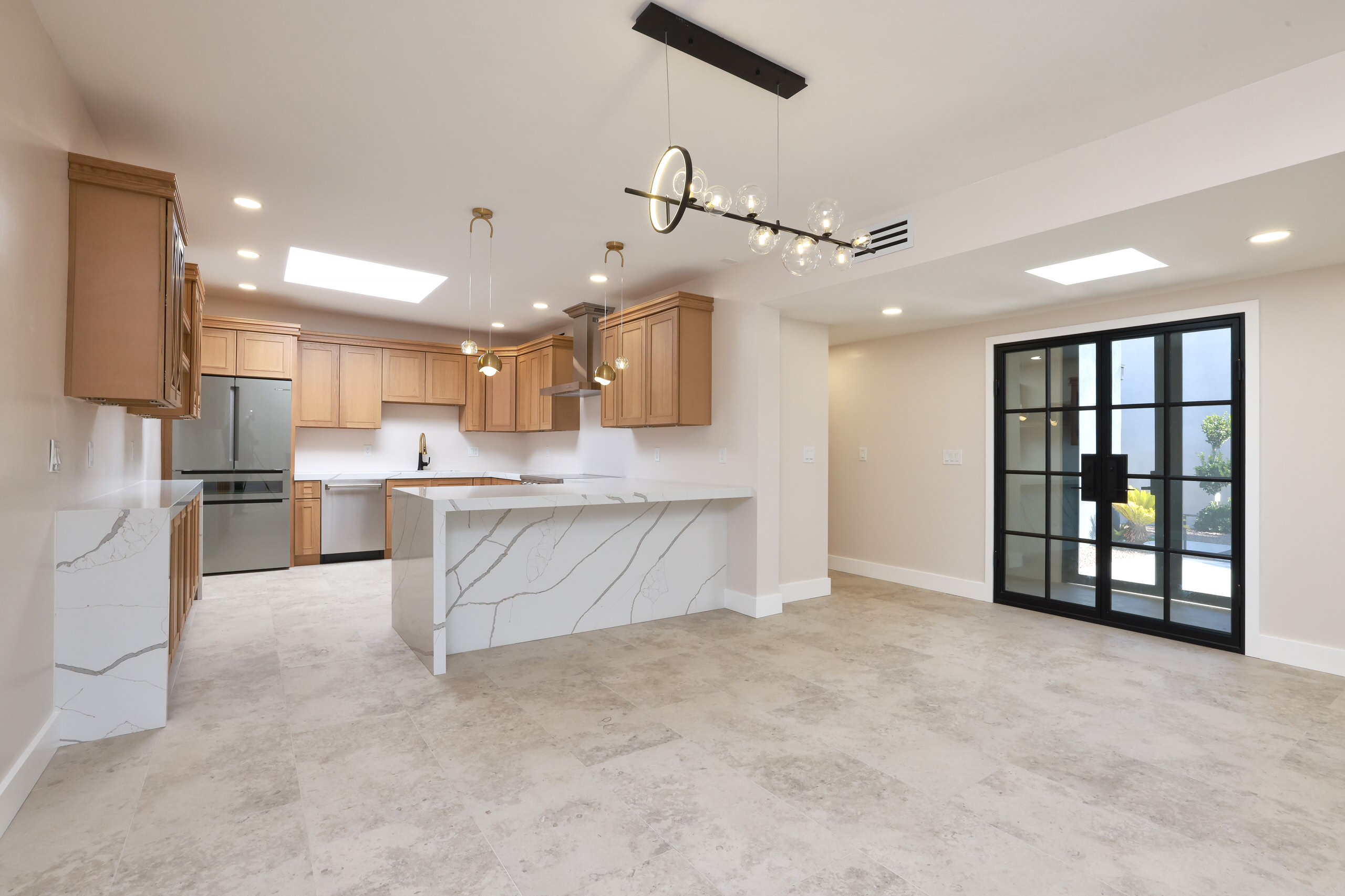 Example of a dining room design in Phoenix