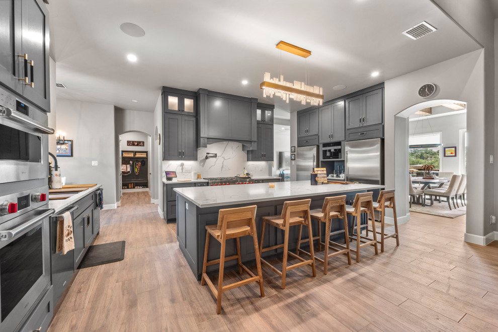 Inspiration for a transitional kitchen remodel in Austin