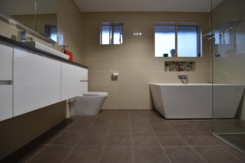 Design ideas for a large contemporary bathroom in Sydney.