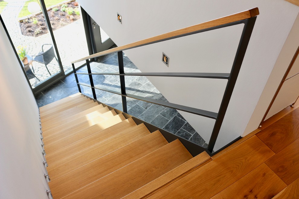 Gerade Moderne Treppe in Sonstige