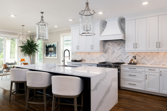 Remodeled kitchen and custom built-ins cucina