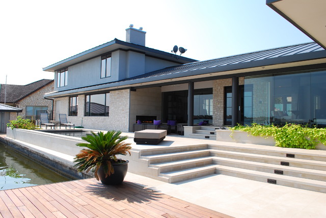 Contemporary- Whole House Remodel modern-haeuser