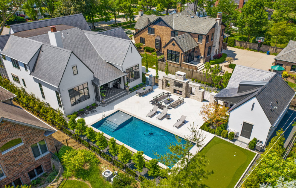Home design - transitional home design idea in Chicago